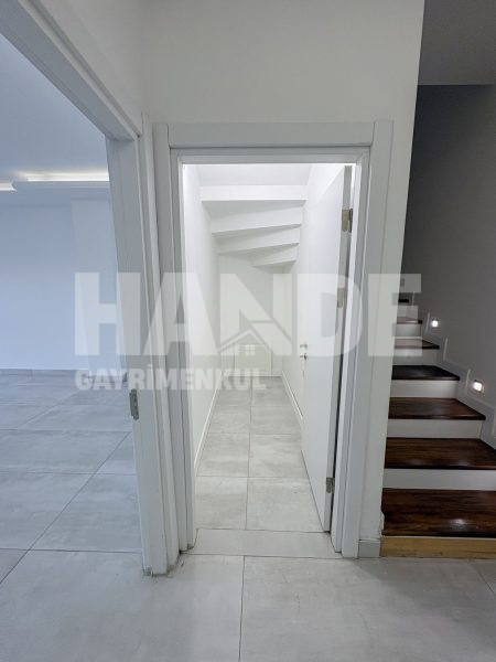 Satılık Havuzlu Dubleks Daire