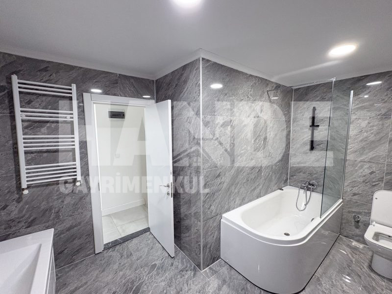 Satılık Havuzlu Dubleks Daire