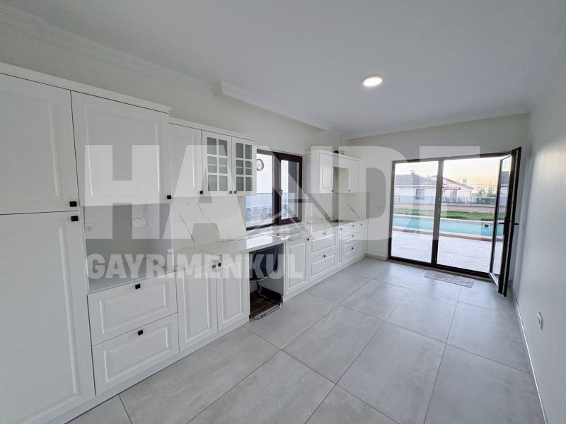 Satılık Havuzlu Dubleks Daire