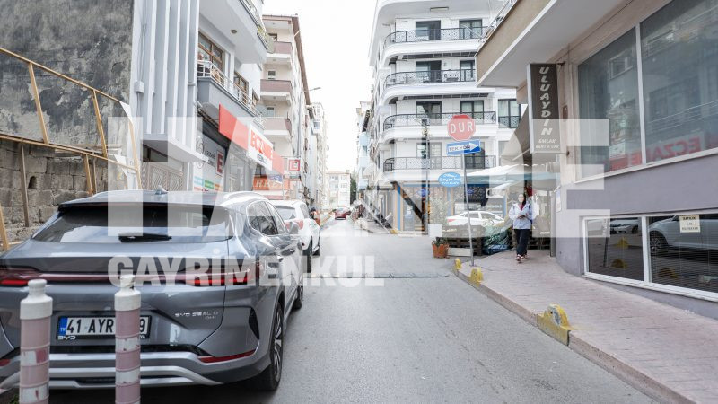 Karamürsel Merkezde Dükkan